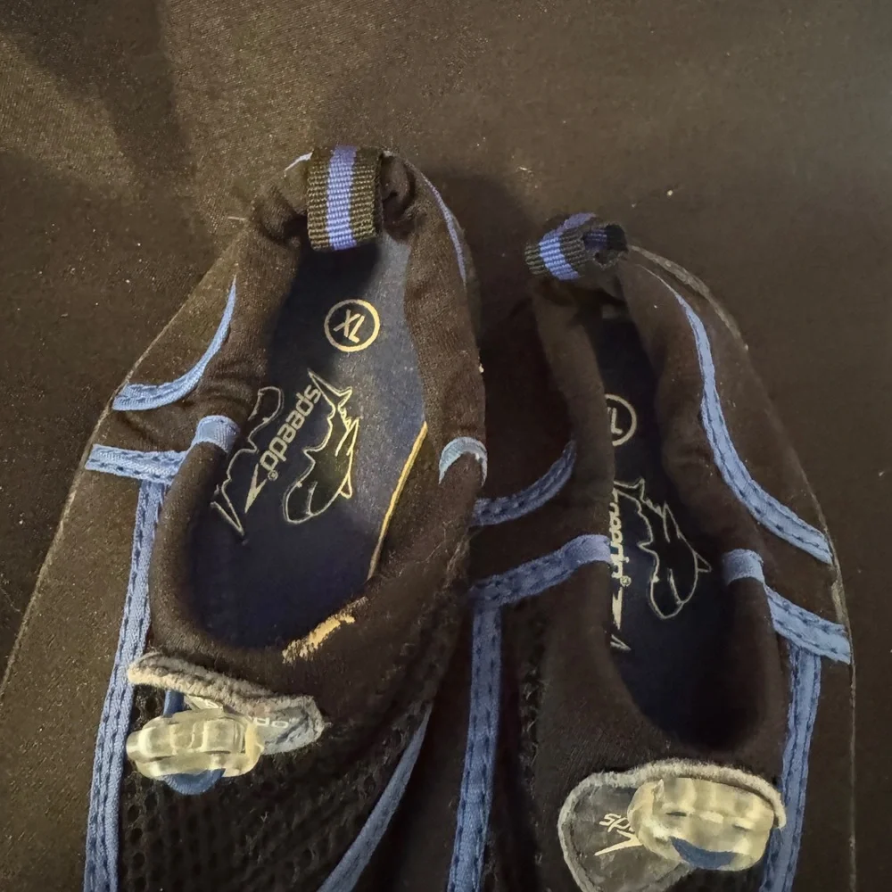 Speedo Kids Aqua Water Shoes EUC